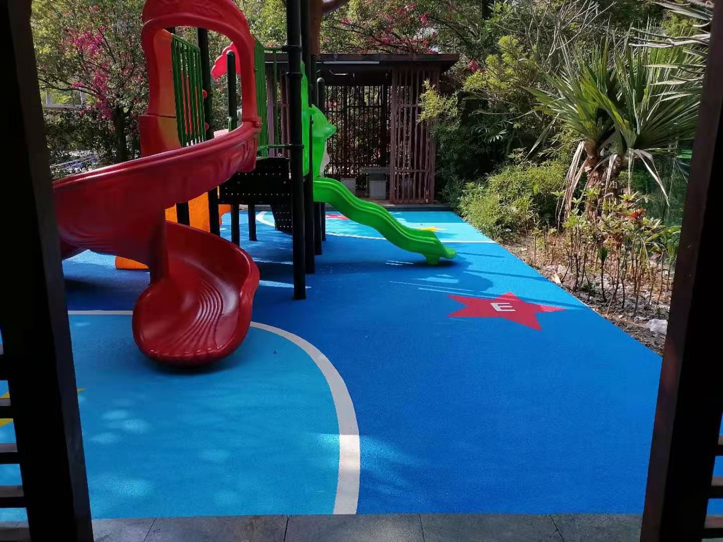 幼儿园专用EPDM跑道，不黄变胶水，耐黄变胶水